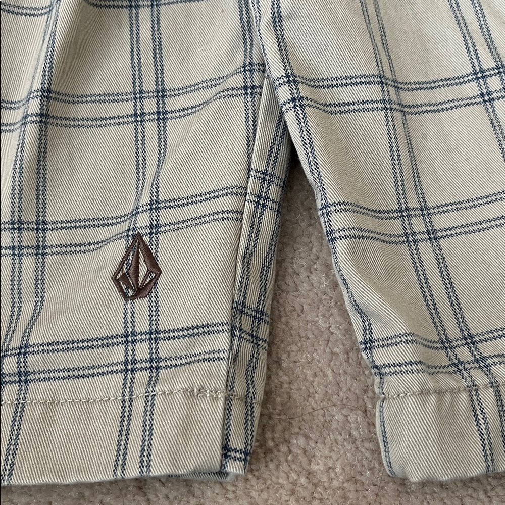 Volcom boy shorts - Picture 4 of 7